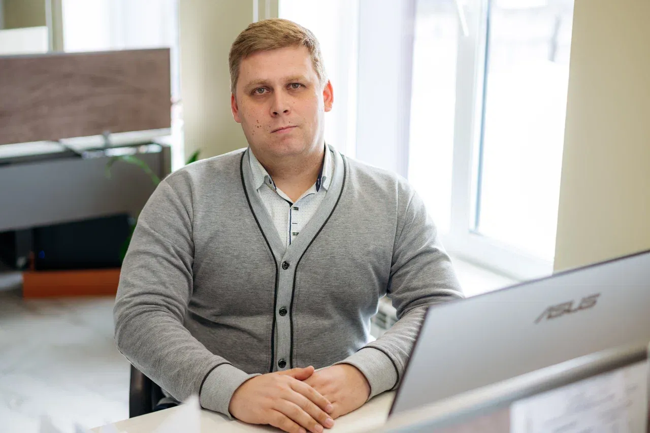 Менеджер по работе с проектами </br> Пуртов Александр